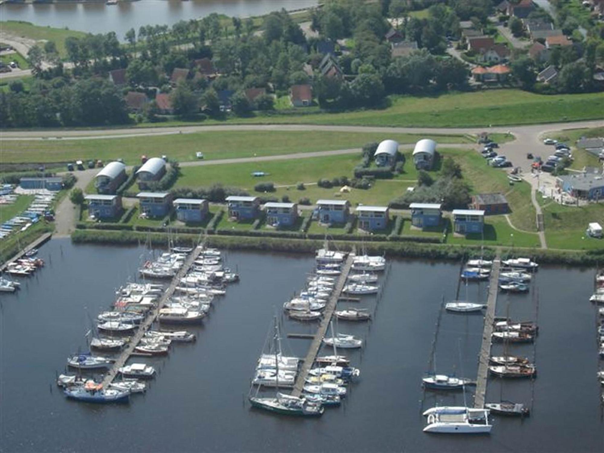 8 Pers House 'Capitein Theis' With Seaside In Front Of The Lauwersmeer Anjum Экстерьер фото